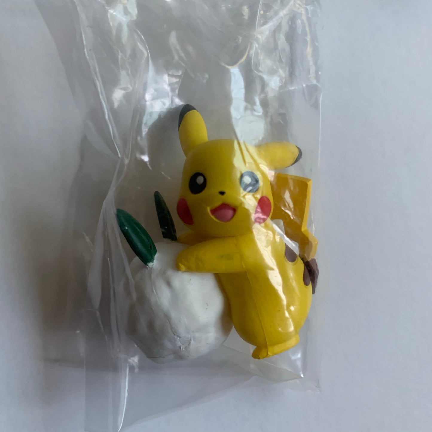 Pokemon Sword and Shield Snowball Fun Figurine